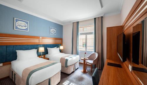 Standard Room with one King Bed