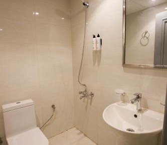Deluxe King Suite