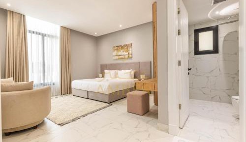 Three-Bedroom Deluxe Apartment
