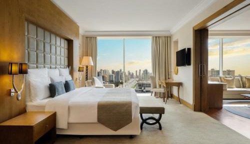 Deluxe King Suite - Concierge Lounge Access