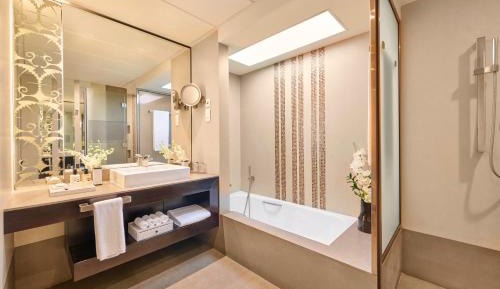 Premier Deluxe Suite