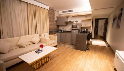 Deluxe Family Suite