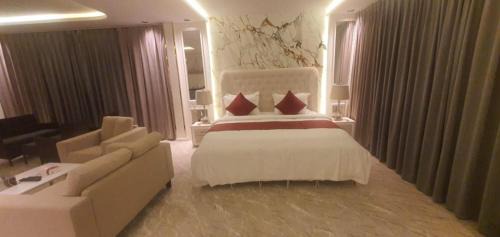 Superior King Suite