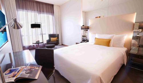 Centro Queen Room