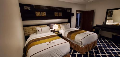 Deluxe Suite with Cornish View
