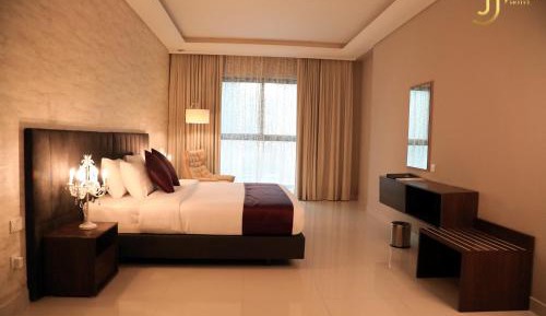 3 BR Family Suite