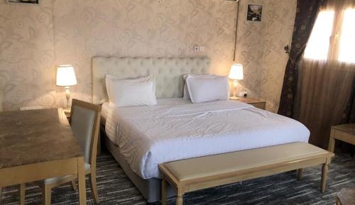 Queen Suite