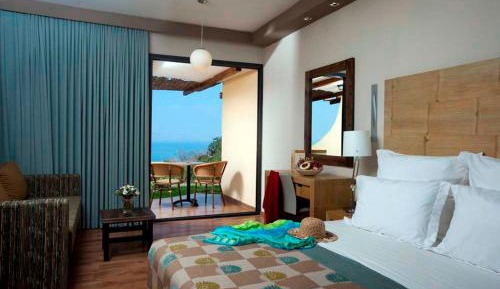 Deluxe Hotel Rooms