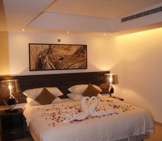 One-Bedroom Apartment with King Bed