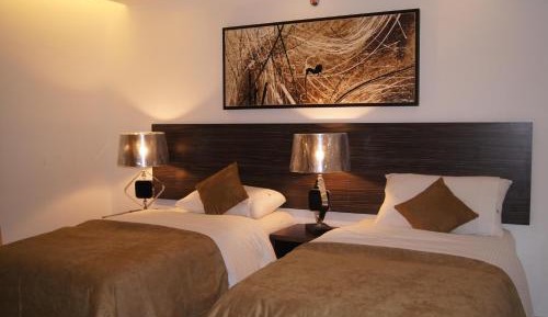 One-Bedroom Apartment with Twin Bed
