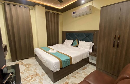 Rishikesh Hotel | Strawbell Residency By YatriMap
