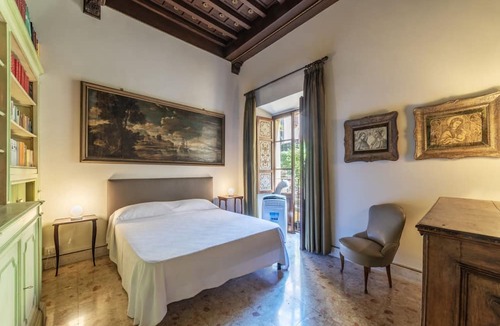 Rione VIII Sant'Eustachio Apartment | GuestHost - Pantheon Apartment - The hidden corner of the paintings