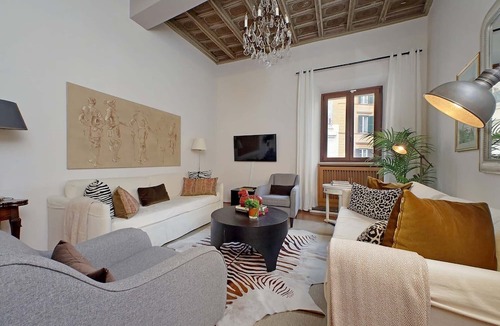 Rione VI Parione Apartment | Luxury Near Navona & Campo de’ Fiori – Stunning Views & Top Comfort!