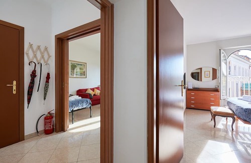Rione IV Campo Marzio Apartment | Close to Spanish Steps 2 bedrooms, balcony, wifi, A/C, dining room, kitchen, lift