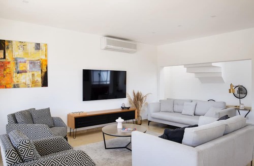 Tel Aviv Apartment | MAMAD Amazing Duplex Penthouse with 2 Terraces by FeelHome