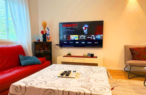 Ra'ananna Apartment | Ra'anana 3 BDR, 2 Baths, Rooftop View & Parking Family and Pet Friendly