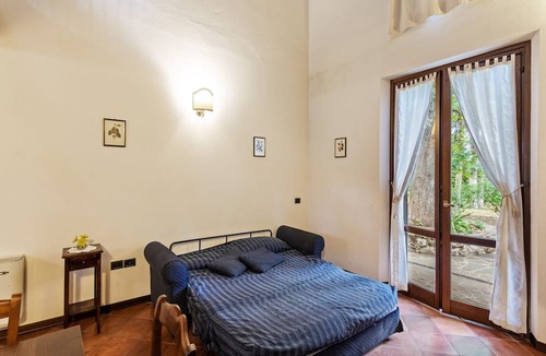 Perugia Apartment | House in Umbria with Pool & Garden Views