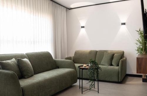 Eshta'ol Apartment | בוטיק אשתאול - 4 סוויטות מפנקות עם ג'קוזי פרטי ו2 בריכות במתחם