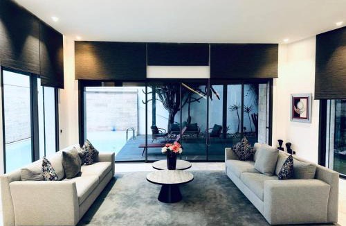 LA GIRONDE House | Oasis de Luxe avec Piscine au Cœur de Casablanca