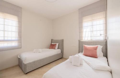 Jerusalem Apartment | 4 Br Apartment In Sarei Israel Blvd W Room