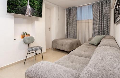 Safed Old City Apartment | הבית בכה - Home on Kaf Hei