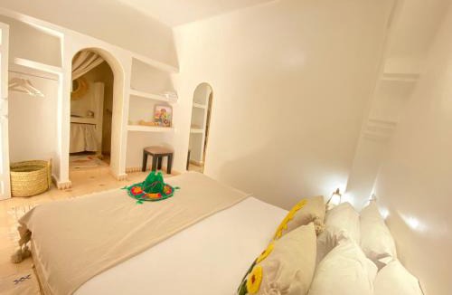 Medina House | RIAD ELAYA for 6 Persons Free Breakfast and Atlas Mountain View
