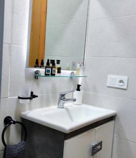 Gueznaia Apartment | Modern Cozy Apartment, Fully Air-Conditioned, 10 Min to Beach, 5 Min to Airport