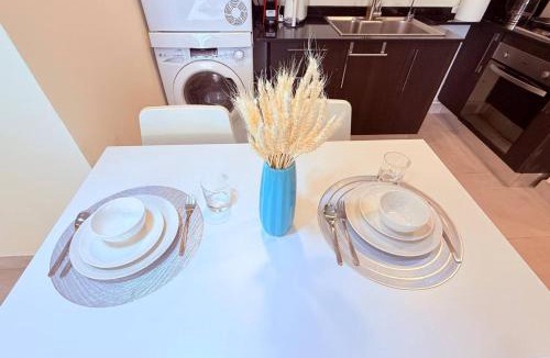 Al Hoora Apartment | Seaview White 1Br Balcony