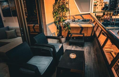 Ashkelon Apartment | Sea Suites -סוויטה מהממת עם ג'קוזי ונוף לים והטיילת באשקלון