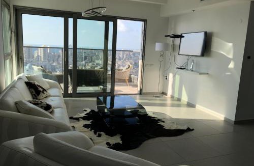 Bat Yam Apartment | Apartment "Style City" With Sea View