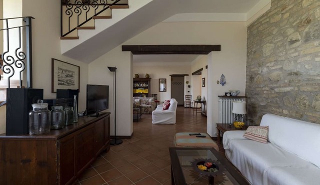 Classic Villa for Family With Pets