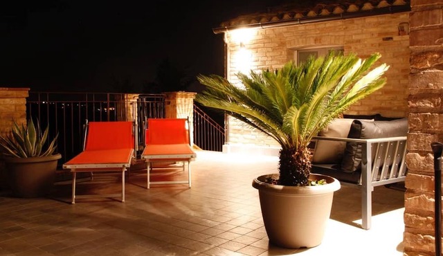 Modern countryhouse! Pool, big terrace & views - mountains & sea - for families!