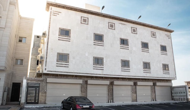 Modern Family Apt near Al-Masjid