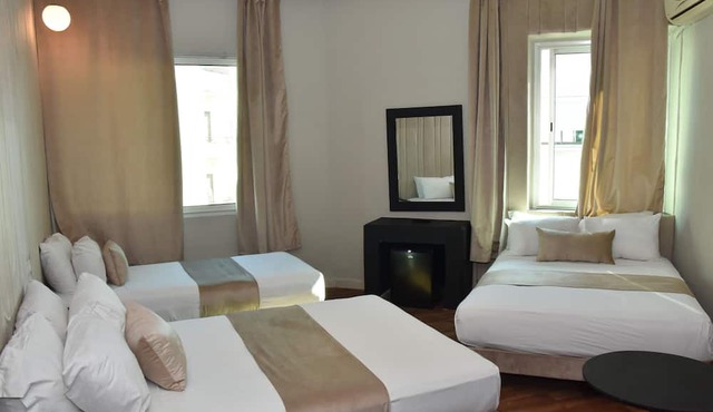 Cadé Hotel