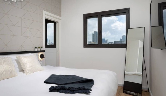 Modern 2 BR near Shouk Hacarmel by HolyGuest