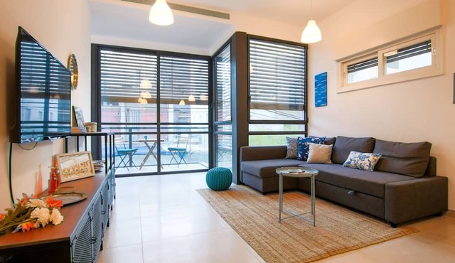 MAMAD Trendy Apt & Balcony on Sheinkin Street by FeelHome