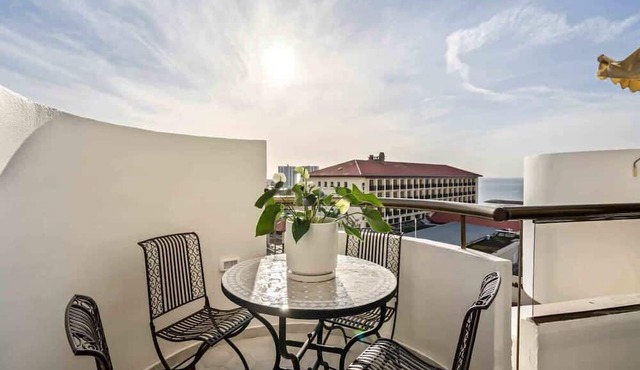 Private Parking Beachfront Duplex | Shelter