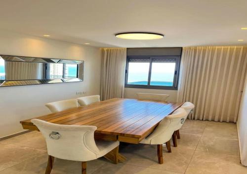 Bright 3BR w Large Terrace & Sea View l Mamad