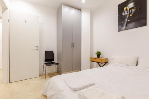 Breezhouse Yona Beach 10 Br Underground Apartment