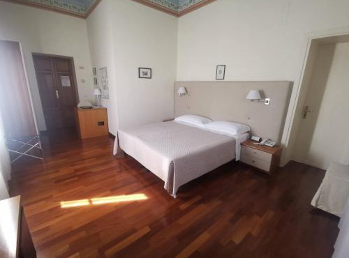 Deco Hotel