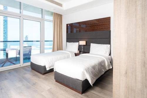 S Plaza Suites Hotel